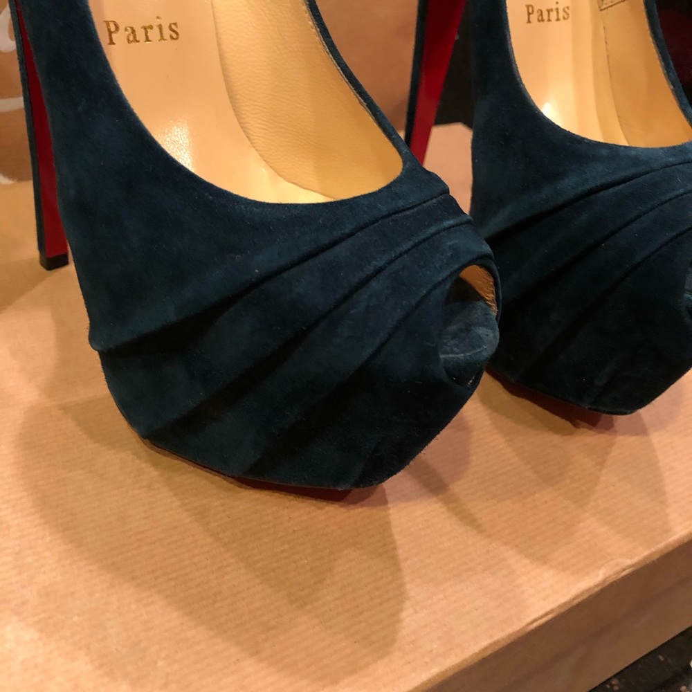 Christian Louboutin Drapesse Platform Pumps - Picture 2 of 6